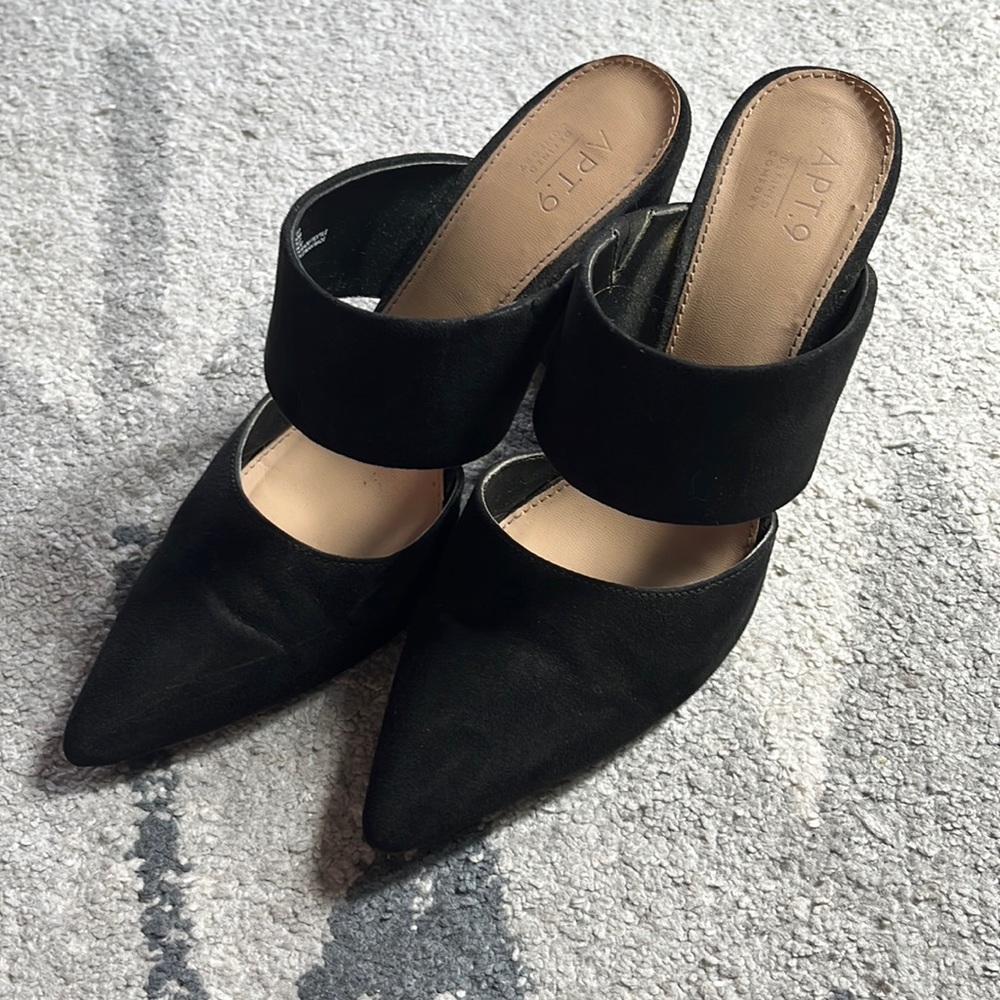 Apt 9 black mule pumps